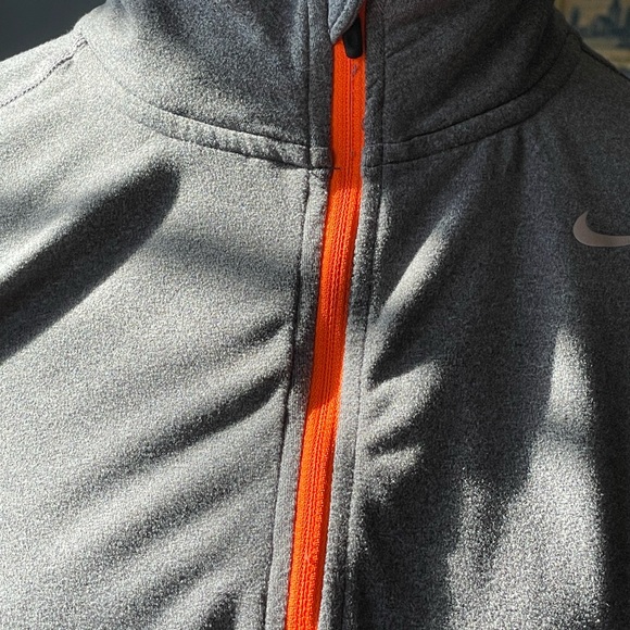 Women’s Nike Dri fit 1/4 length gray zip pullover long sleeve small - Picture 2 of 8